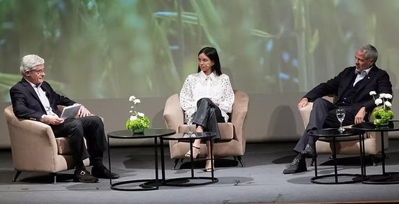 Panel de conversación en Repensar 2025